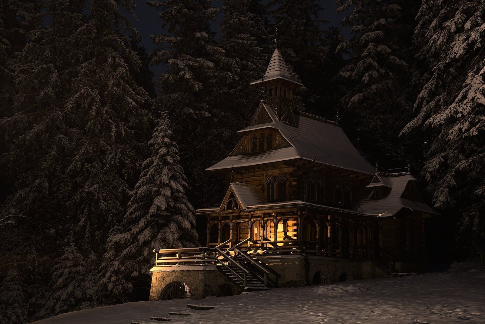Casa de madeira no estilo Zakopane