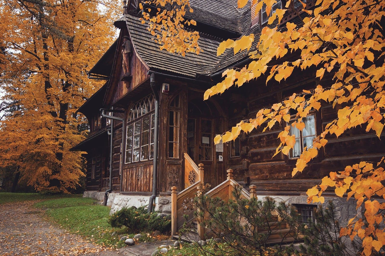 Trilha nos Tatras acima da linha das árvores